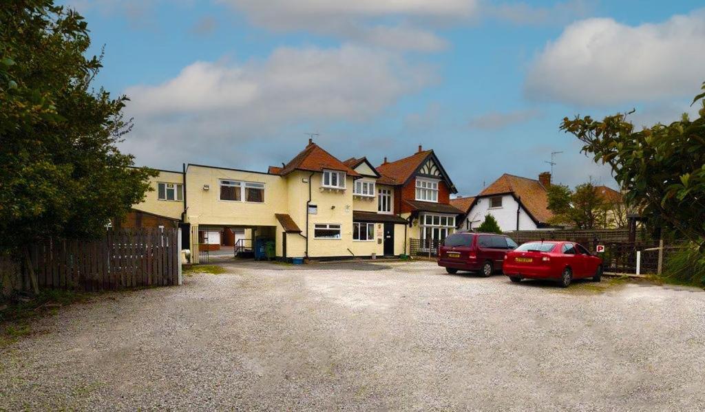 Hotel Hq Pencadlys Prestatyn Exterior foto